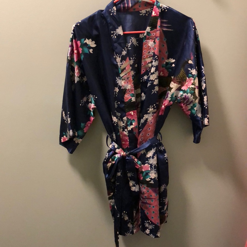 Silk Botique Robe - Picture 1 of 3